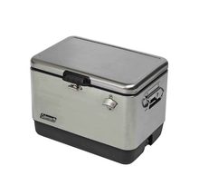 HIELERA COLEMAN 54 QT, ACERO INOXIDABLE, CON CINTURÓN, GRIS